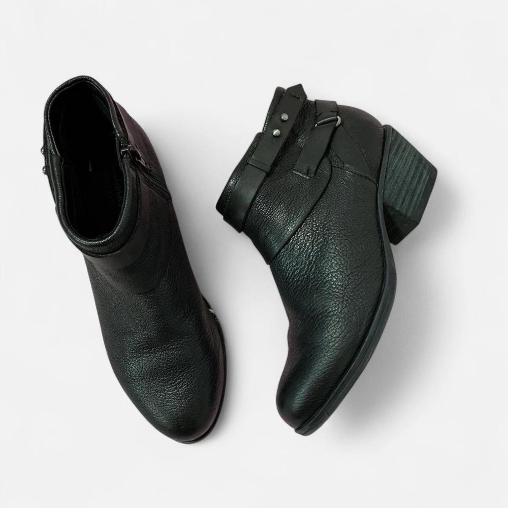 Clark's Black Ankle Boots with Buckle Detail Chunky Heel Comfortable‎ Booties